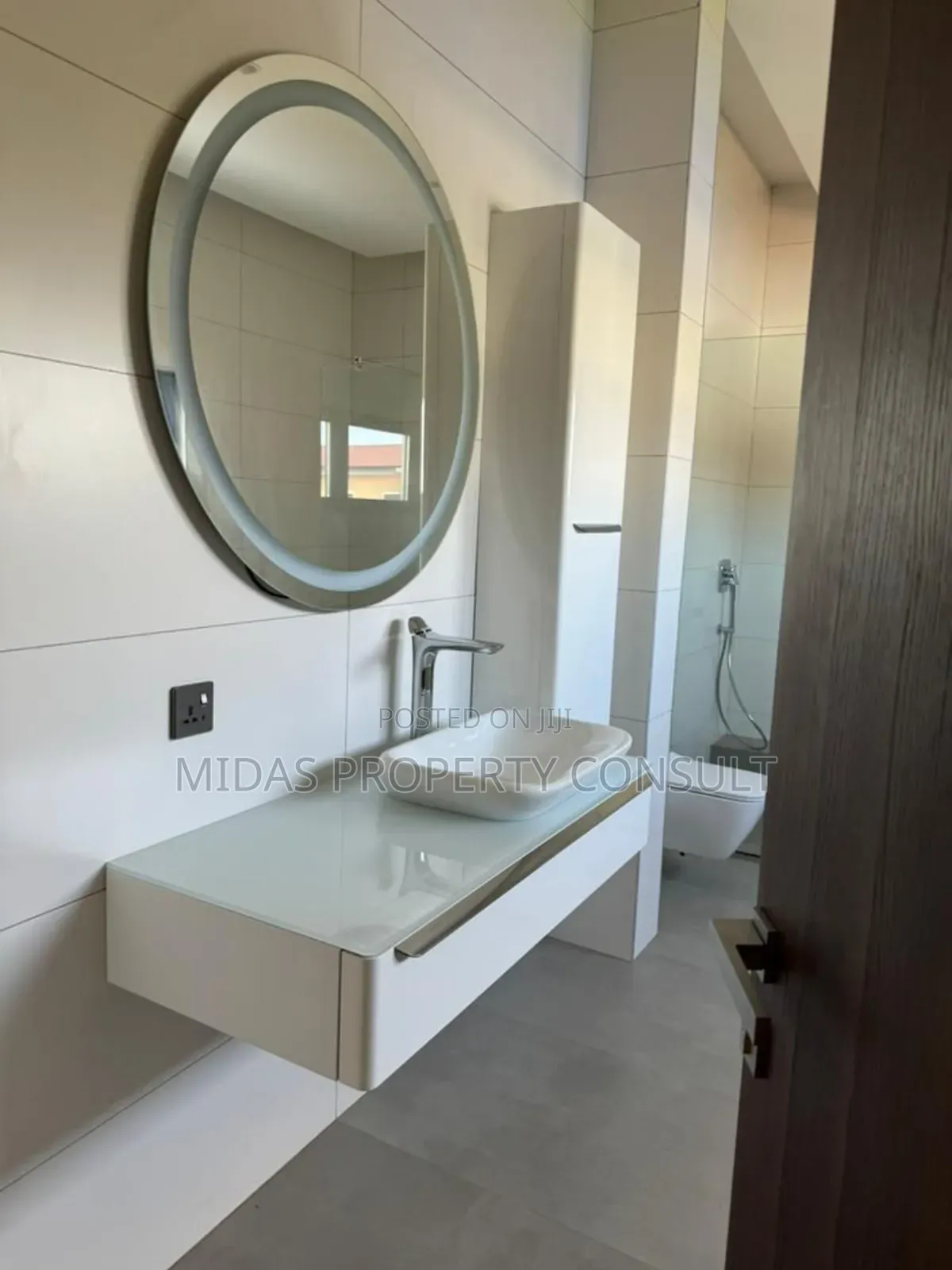 5bdrm House in Adjiringanor, Ability for sale