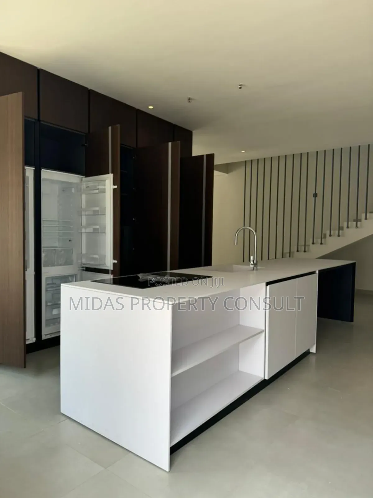 5bdrm House in Adjiringanor, Ability for sale
