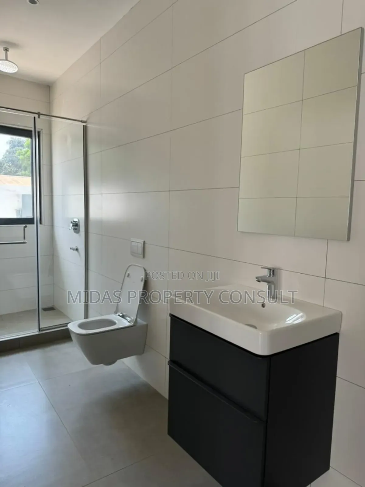5bdrm House in Adjiringanor, Ability for sale