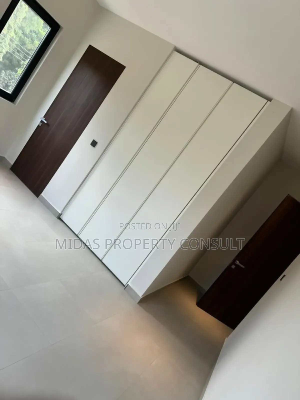 5bdrm House in Adjiringanor, Ability for sale