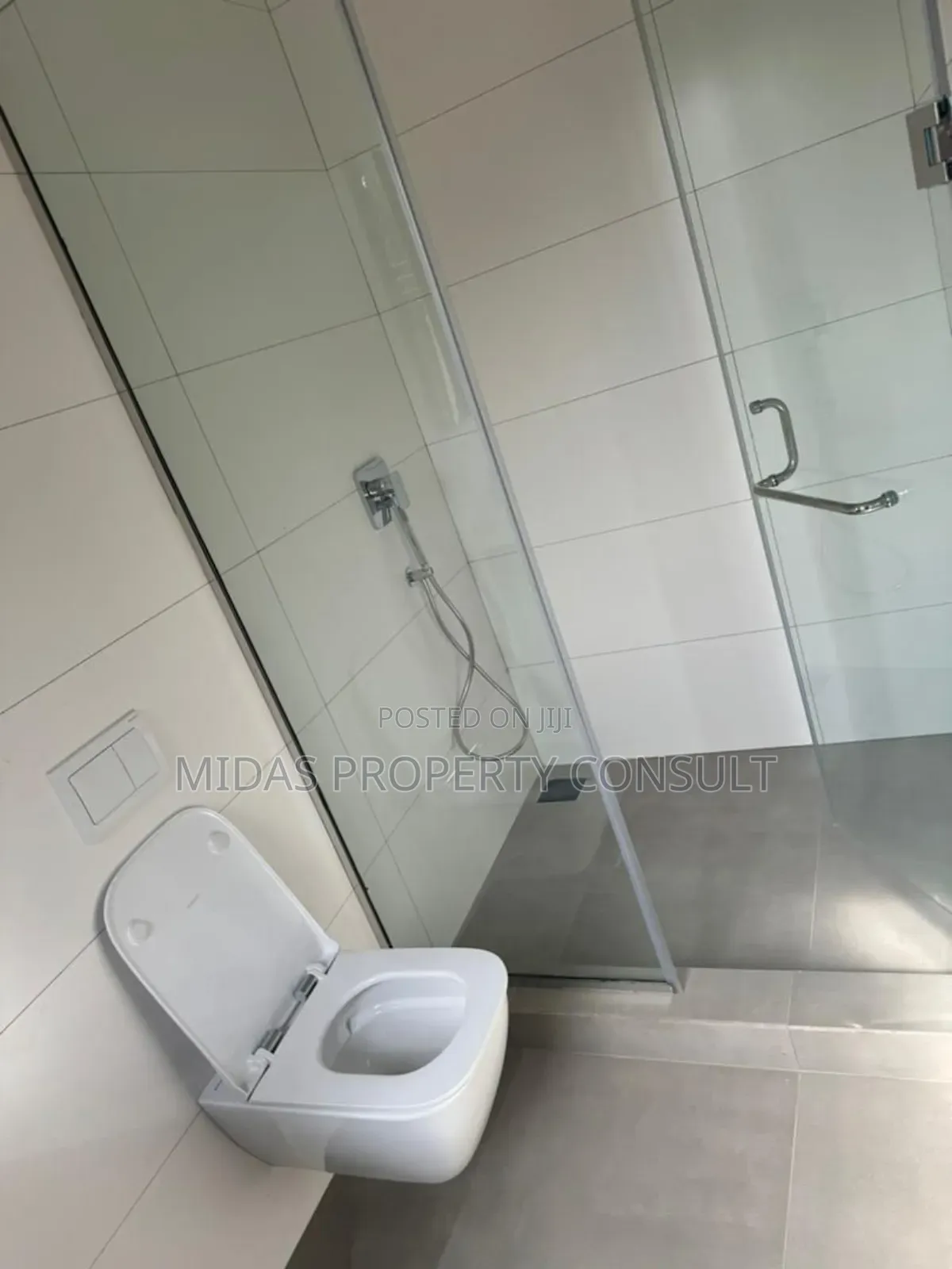 5bdrm House in Adjiringanor, Ability for sale