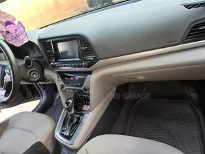 Hyundai Elantra 2018 Black