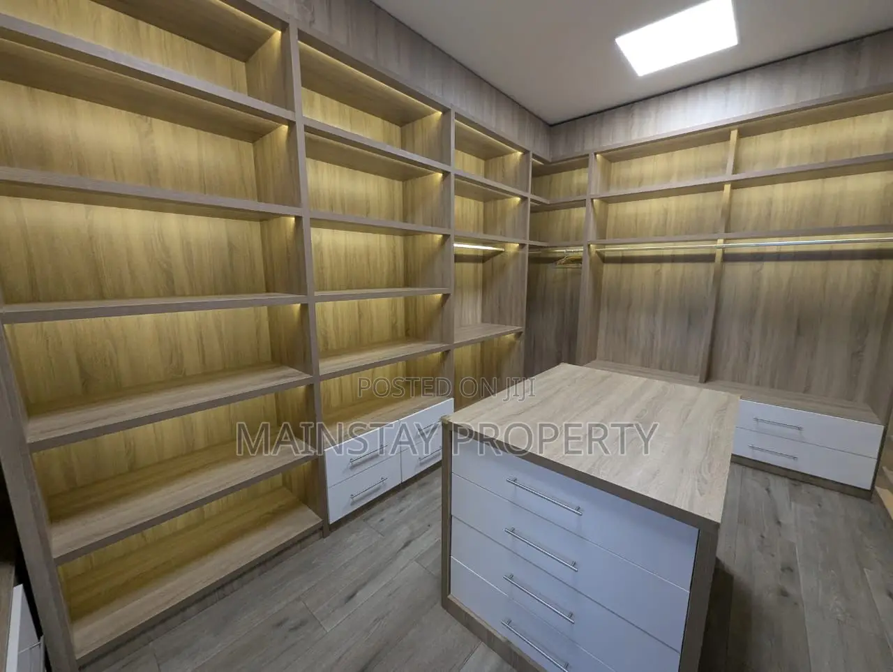 4bdrm House in Mainstay Estates, Airport Residential Area for sale