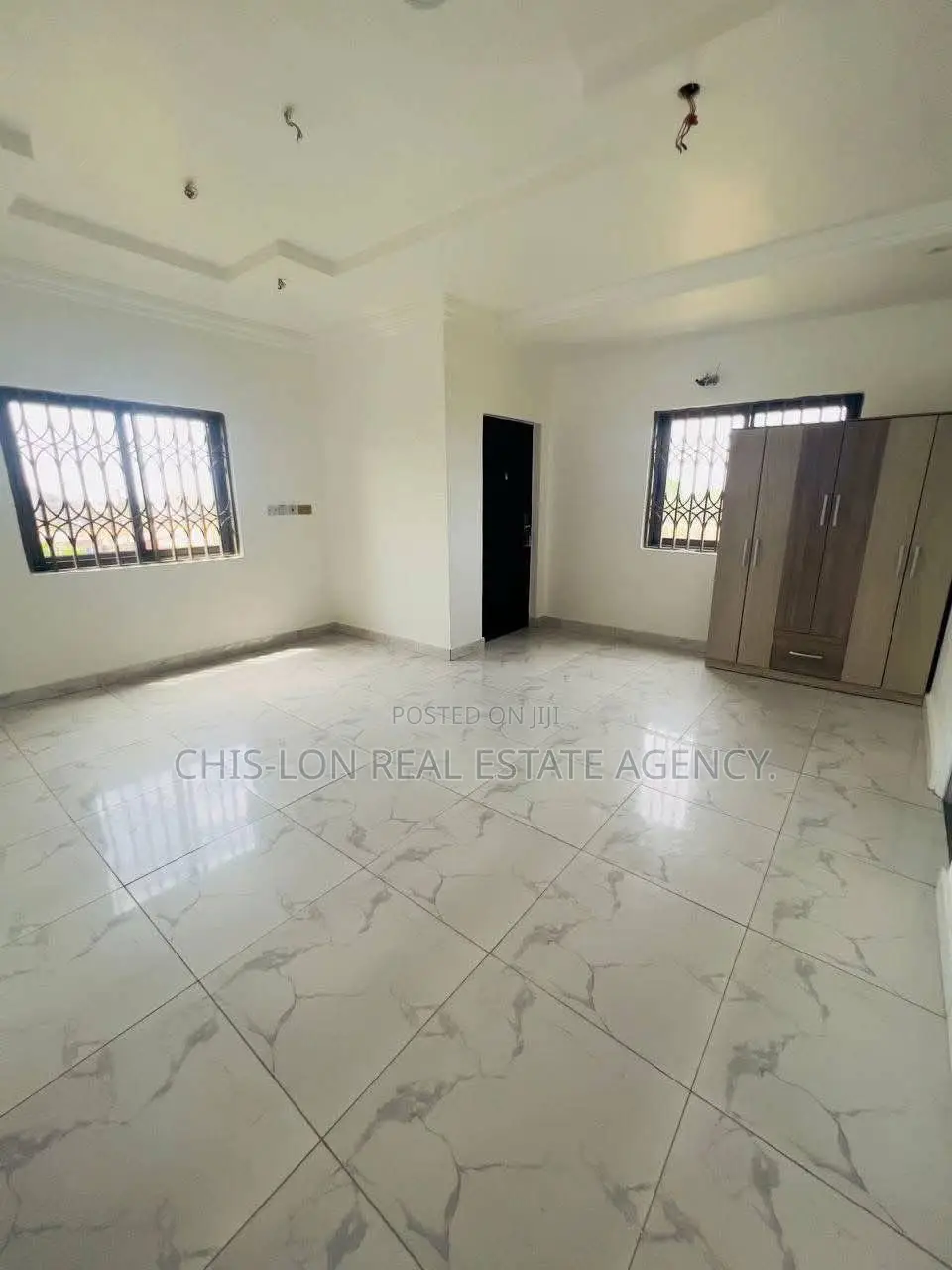 4bdrm Duplex in Kokrobite Road, Old Barrier for sale