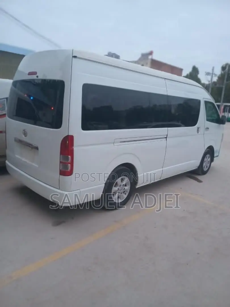 Toyota Grand HiAce 2016 White