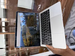 Laptop Apple MacBook Air 2018 8GB Intel Core i5 SSD 128GB