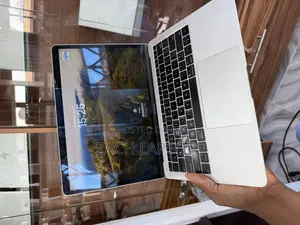 Laptop Apple MacBook Air 2018 8GB Intel Core i5 SSD 128GB