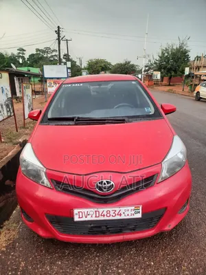 Toyota Yaris 2013 Red
