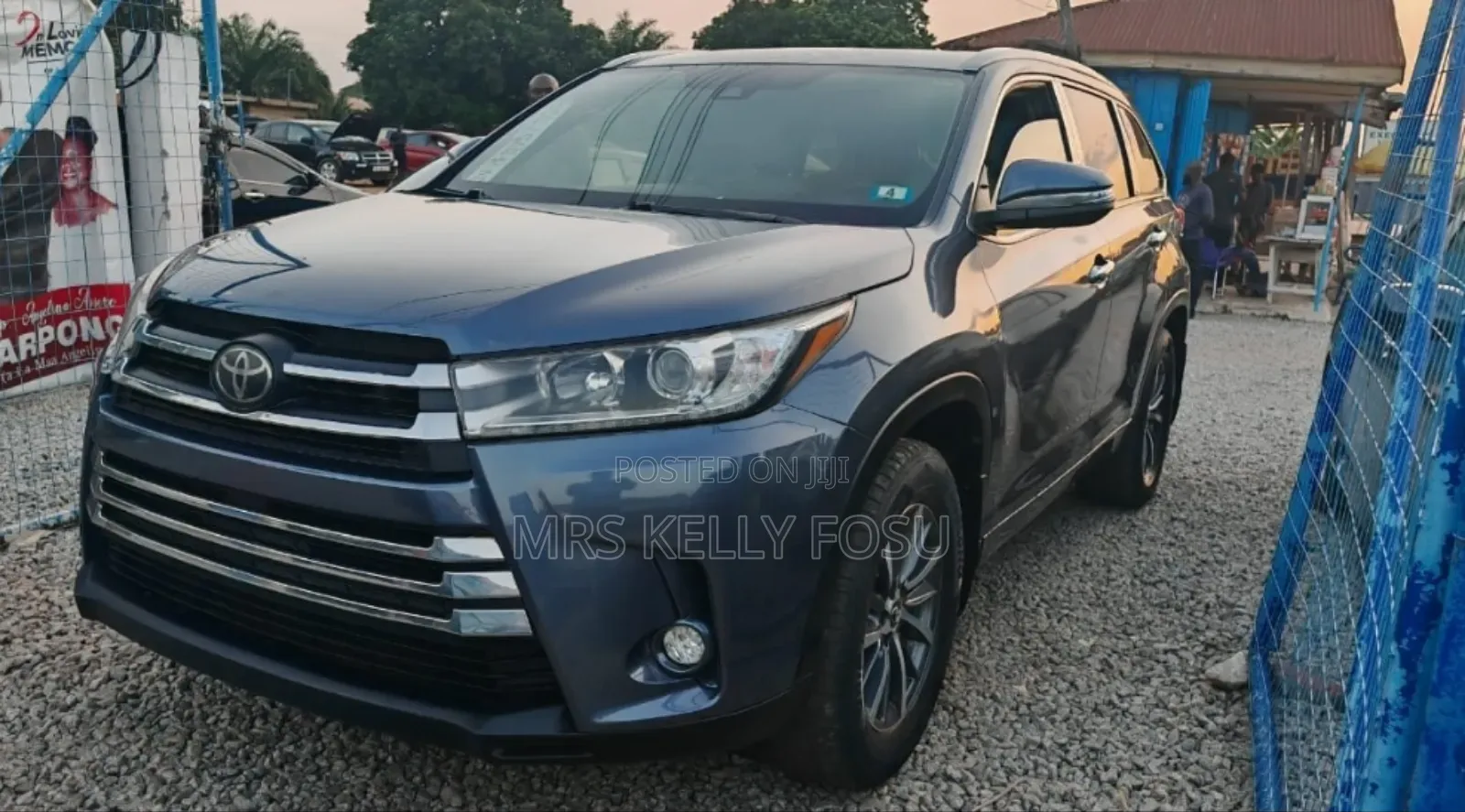 Toyota Highlander LE Plus 4x4 V6 (3.5L 6cyl 8A) 2018 Gray