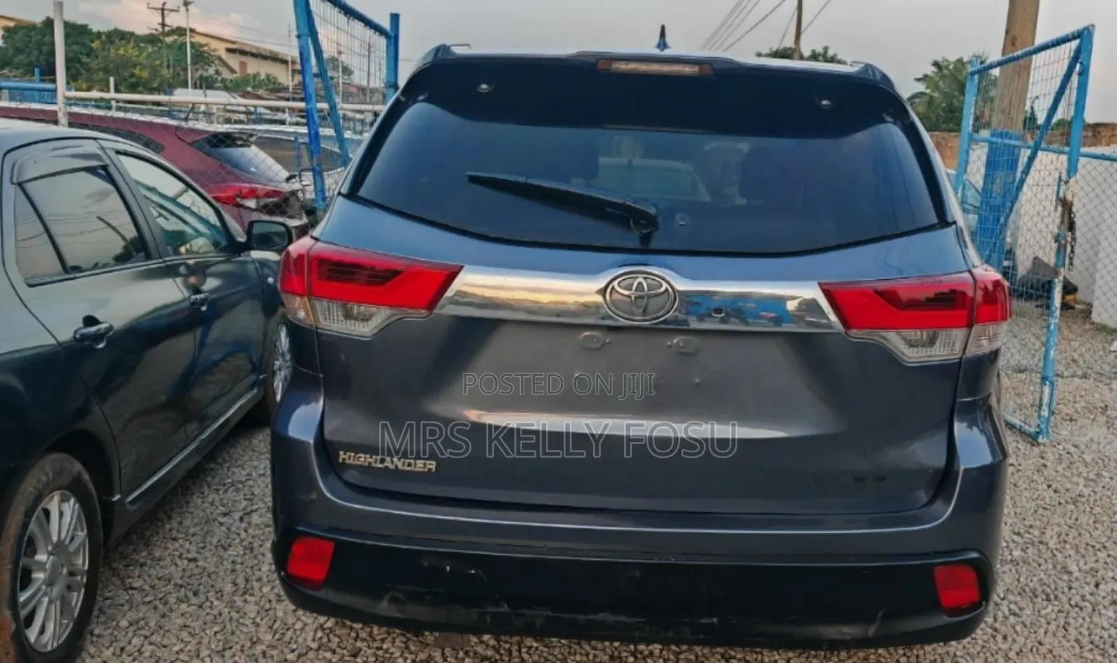 Toyota Highlander LE Plus 4x4 V6 (3.5L 6cyl 8A) 2018 Gray
