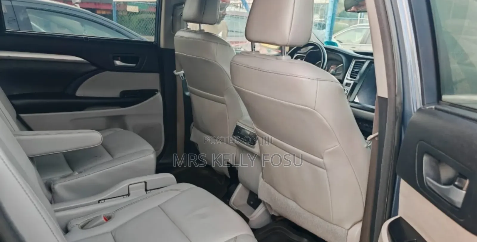 Toyota Highlander LE Plus 4x4 V6 (3.5L 6cyl 8A) 2018 Gray