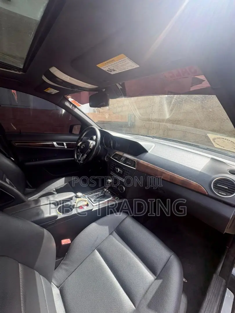 Mercedes-Benz C250 2014 Black