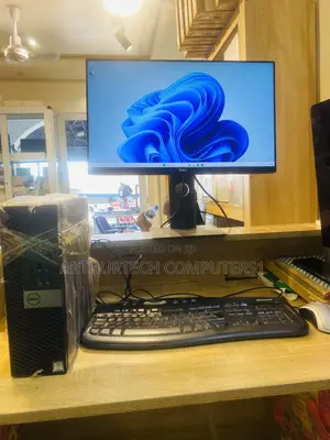 Desktop Computer Dell Optiplex 3040 4GB Intel Core i5 HDD 500GB