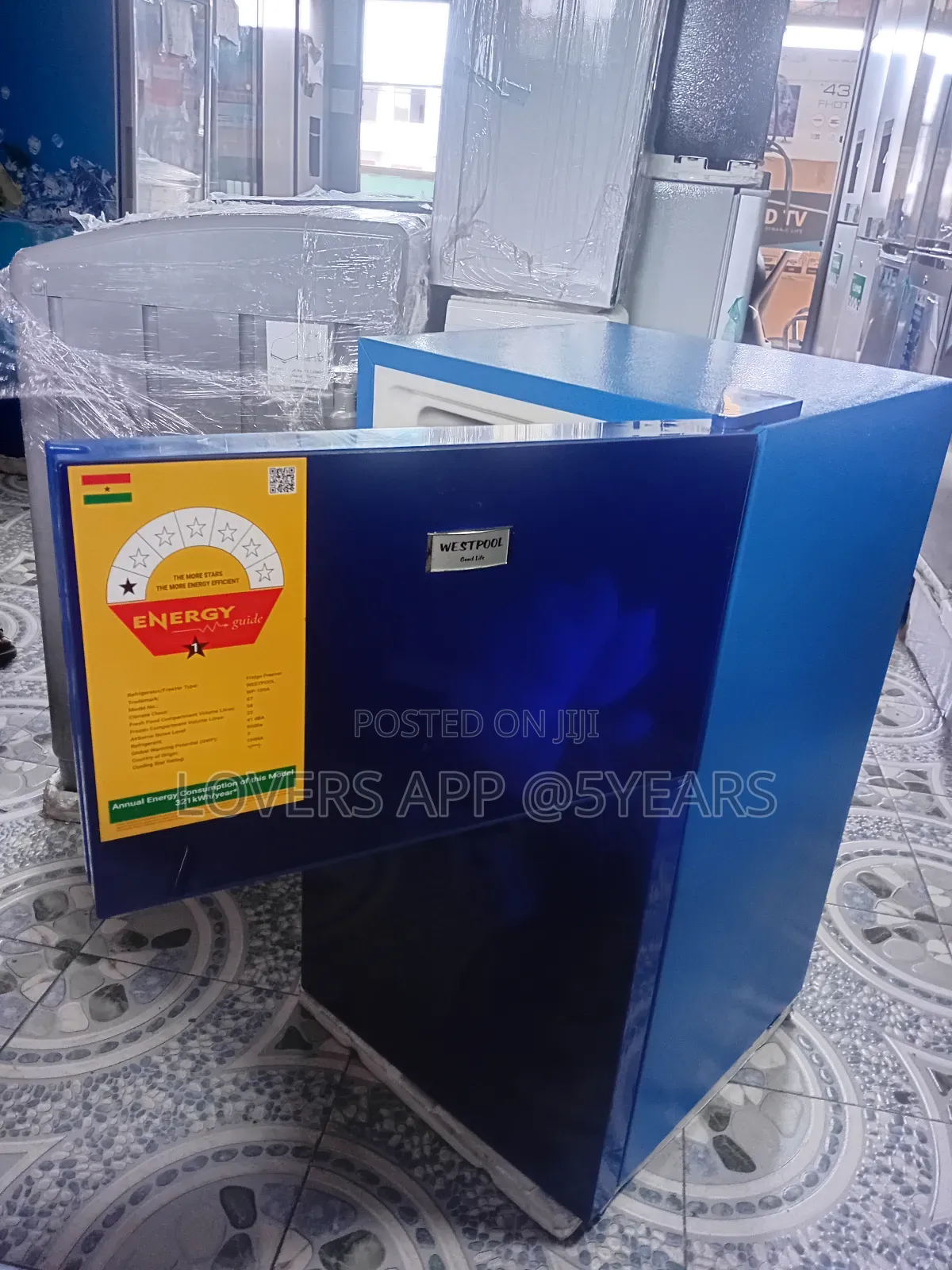 Stylish Westpool Refrigerator – Efficient Reliable Cooling