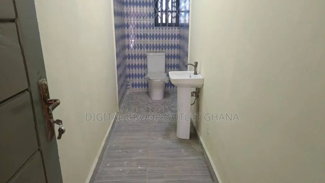 3bdrm House in West Hills Mall Area for rent