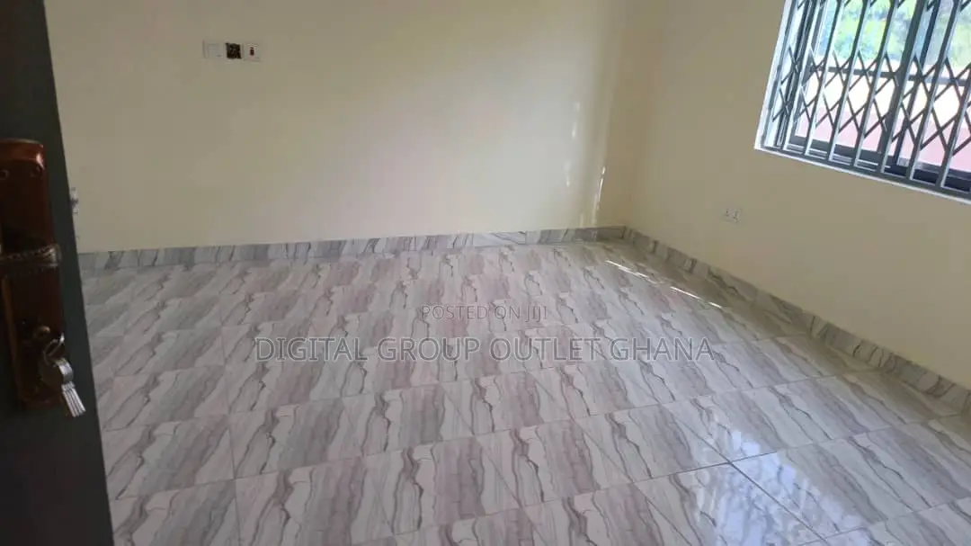 3bdrm House in West Hills Mall Area for rent