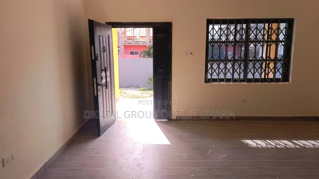 3bdrm House in West Hills Mall Area for rent