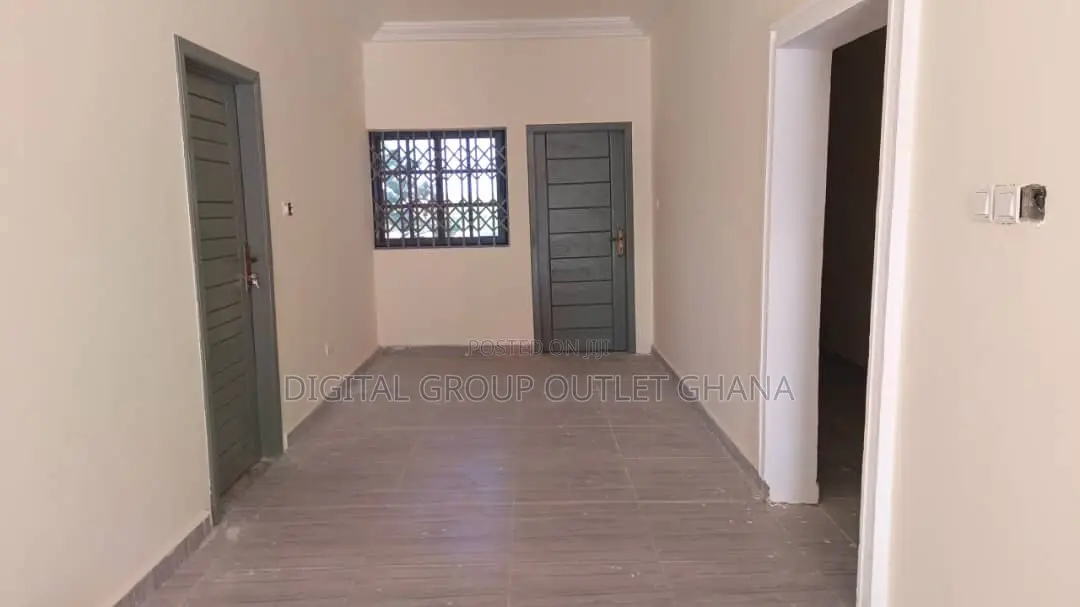3bdrm House in West Hills Mall Area for rent