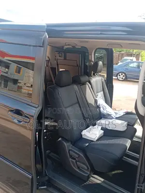 Toyota Voxy SV Premium 2014 Black