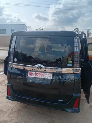Toyota Voxy SV Premium 2014 Black