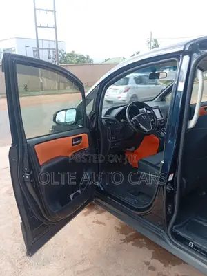Toyota Voxy SV Premium 2014 Black