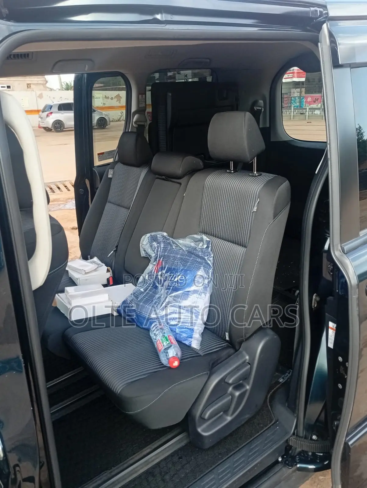 Toyota Voxy SV Premium 2014 Black