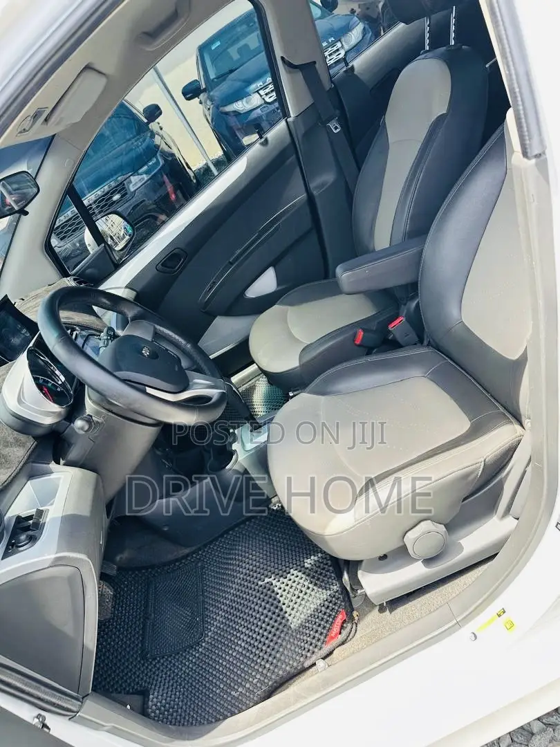 Chevrolet Spark 2015 White