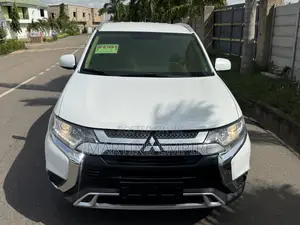 Mitsubishi Outlander SE FWD 2019 White