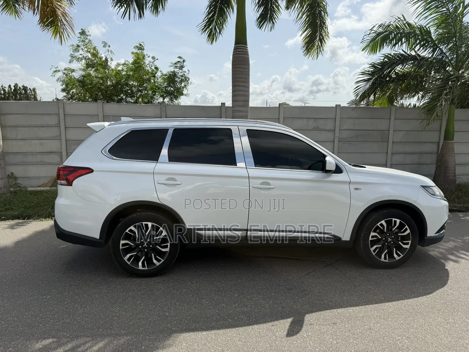 Mitsubishi Outlander SE FWD 2019 White