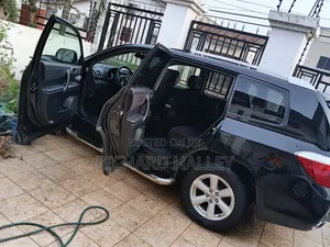 Toyota Highlander LE 4dr SUV (3.5L 6cyl 6A) 2014 Black