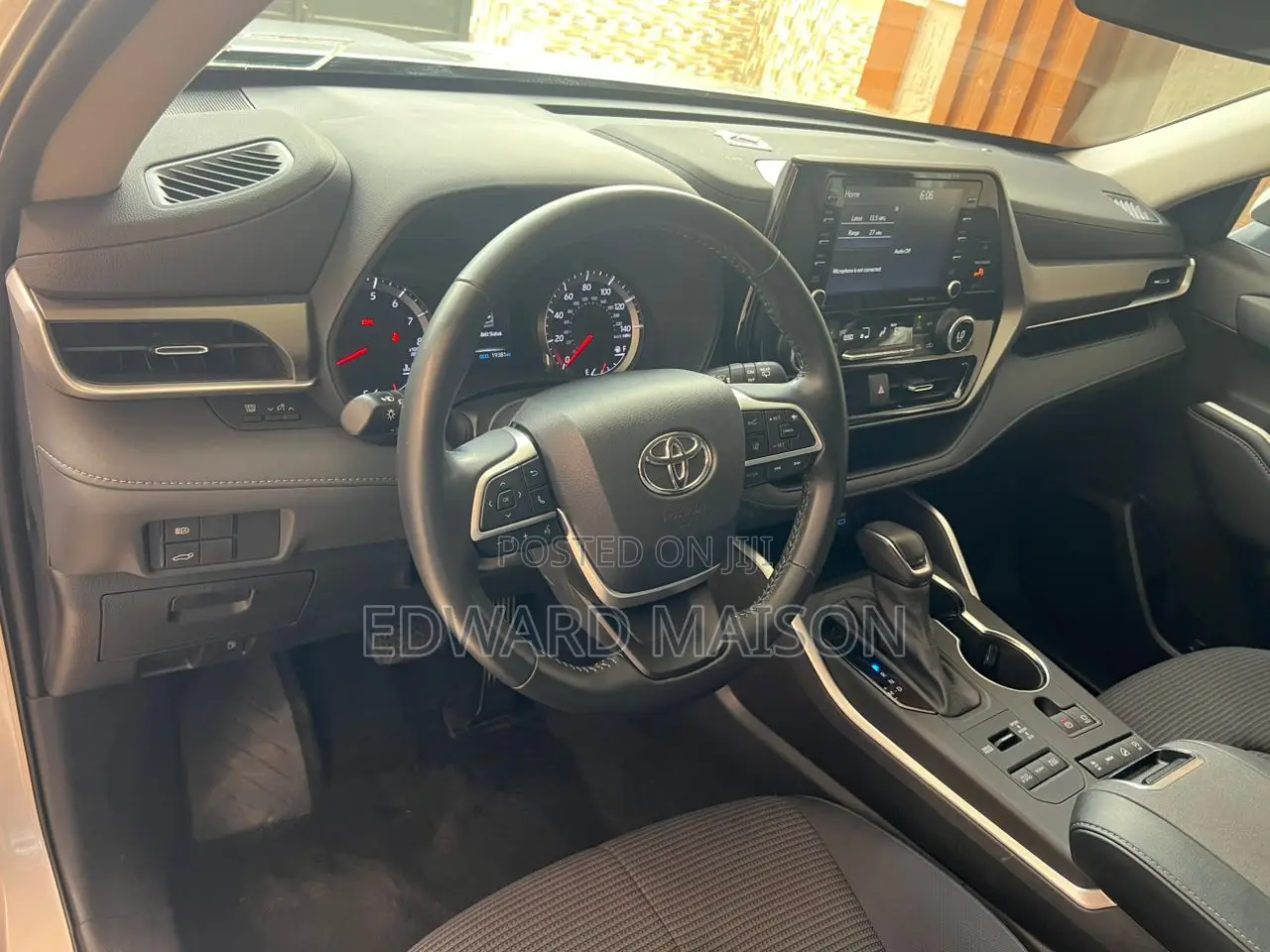 Toyota Highlander LE 2022 Gray