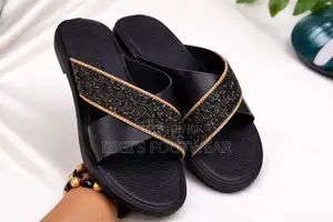 Black Zipper Modern Slipper