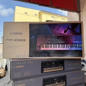 Yamaha E583 Keyboard