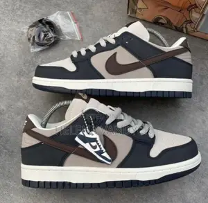 Nike Sb Dunk Low "Otomo Katsuhiro" or "Steamboy Ost" Sneaker