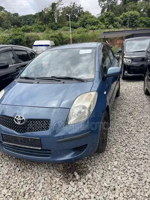 Toyota Yaris Base Hatchback 5dr 2010 Blue