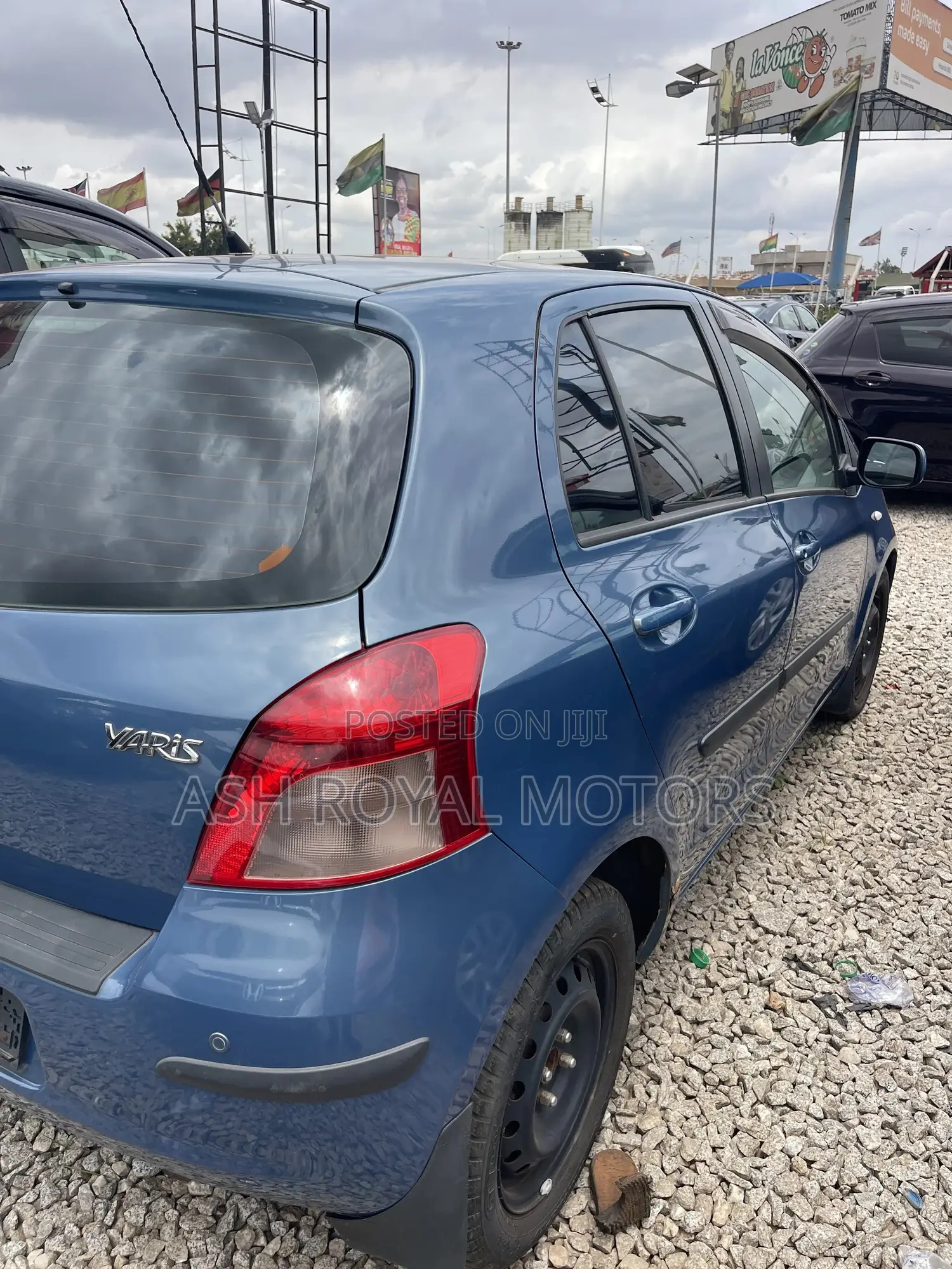 Toyota Yaris Base Hatchback 5dr 2010 Blue