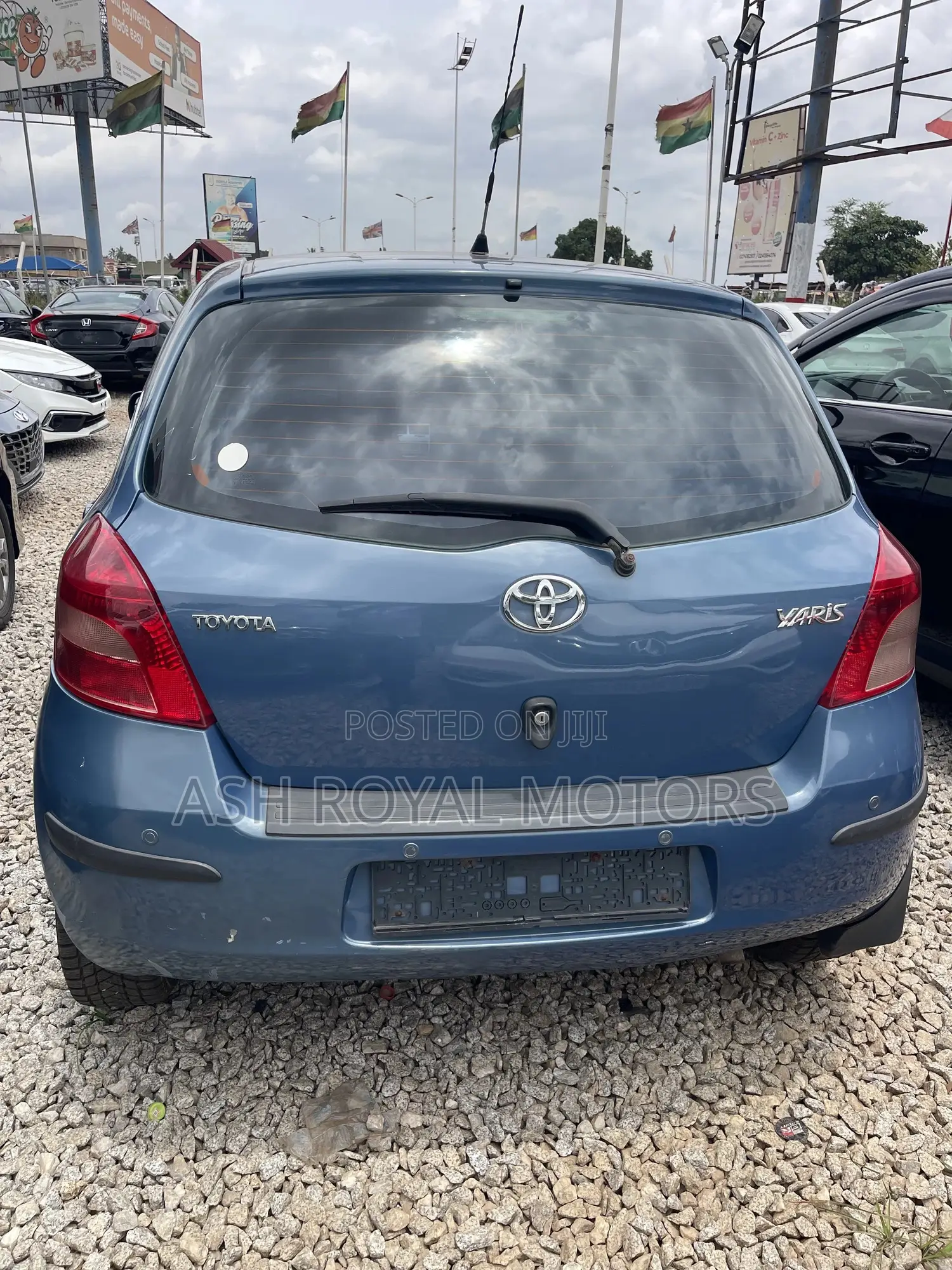 Toyota Yaris Base Hatchback 5dr 2010 Blue
