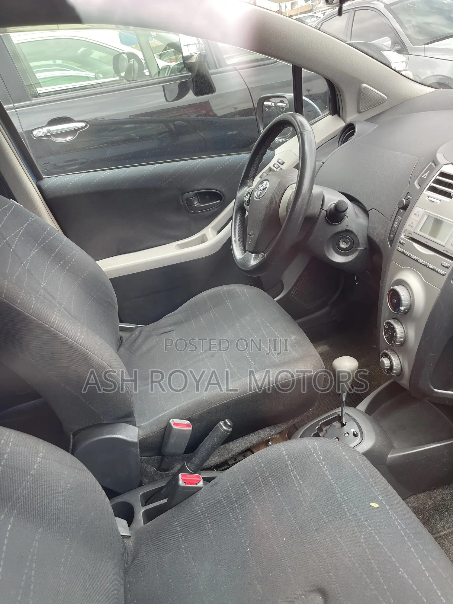 Toyota Yaris Base Hatchback 5dr 2010 Blue