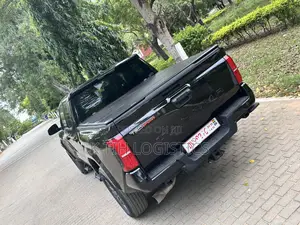 Toyota Tacoma SR5 Double Cab 5' Bed AT 2024 Black