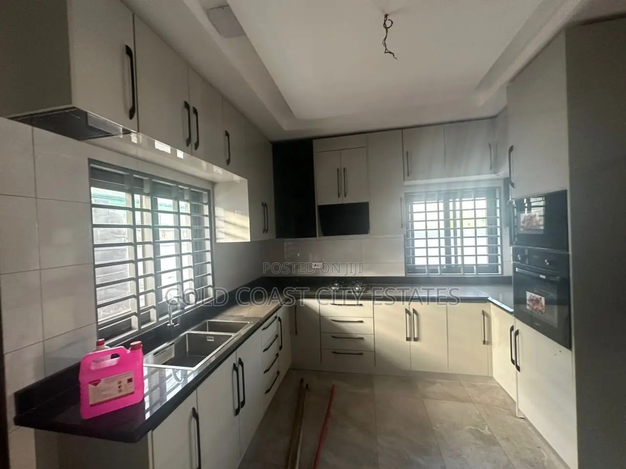 4bdrm House in Community 25 for sale