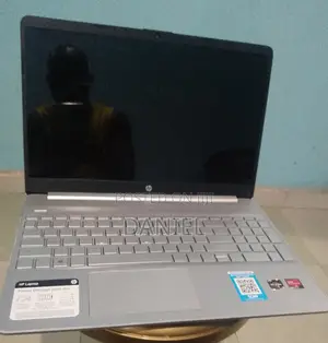 Laptop HP 15 8GB AMD Ryzen 5 SSD 256GB