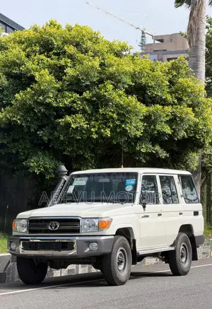 Toyota Land Cruiser 76 Series 2018 White