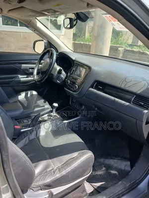 Mitsubishi Outlander 2.4 PHEV AWD 2017 Gray