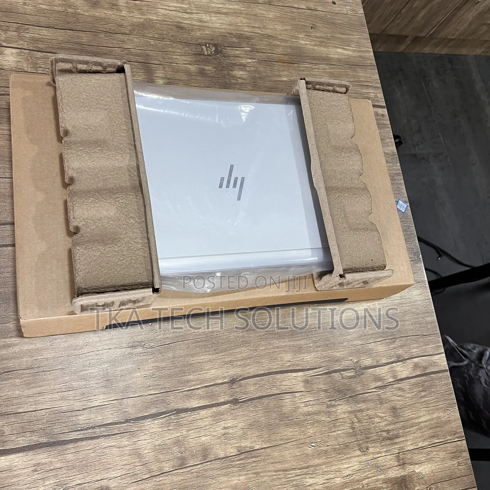 New Laptop HP EliteBook 830 G8 8GB Intel Core i5 SSD 256GB