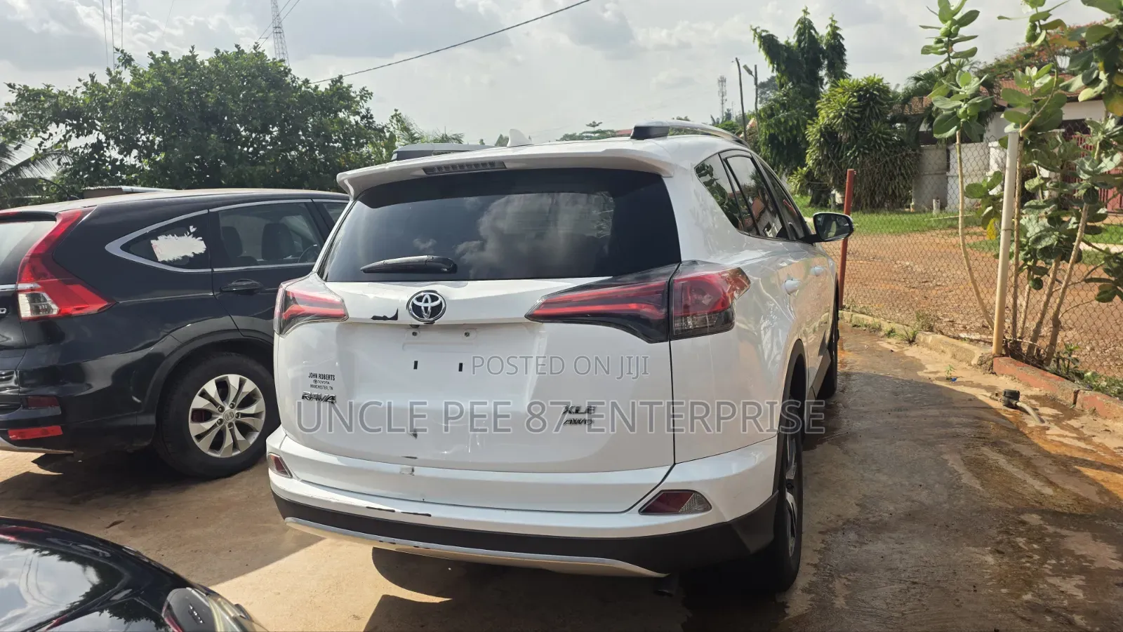 Toyota RAV4 XLE AWD (2.5L 4cyl 6A) 2017 White