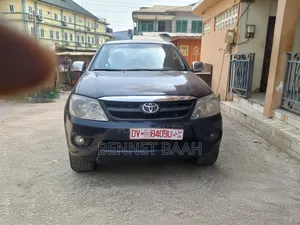 Toyota Fortuner 2.5 D AWD 2012 Blue