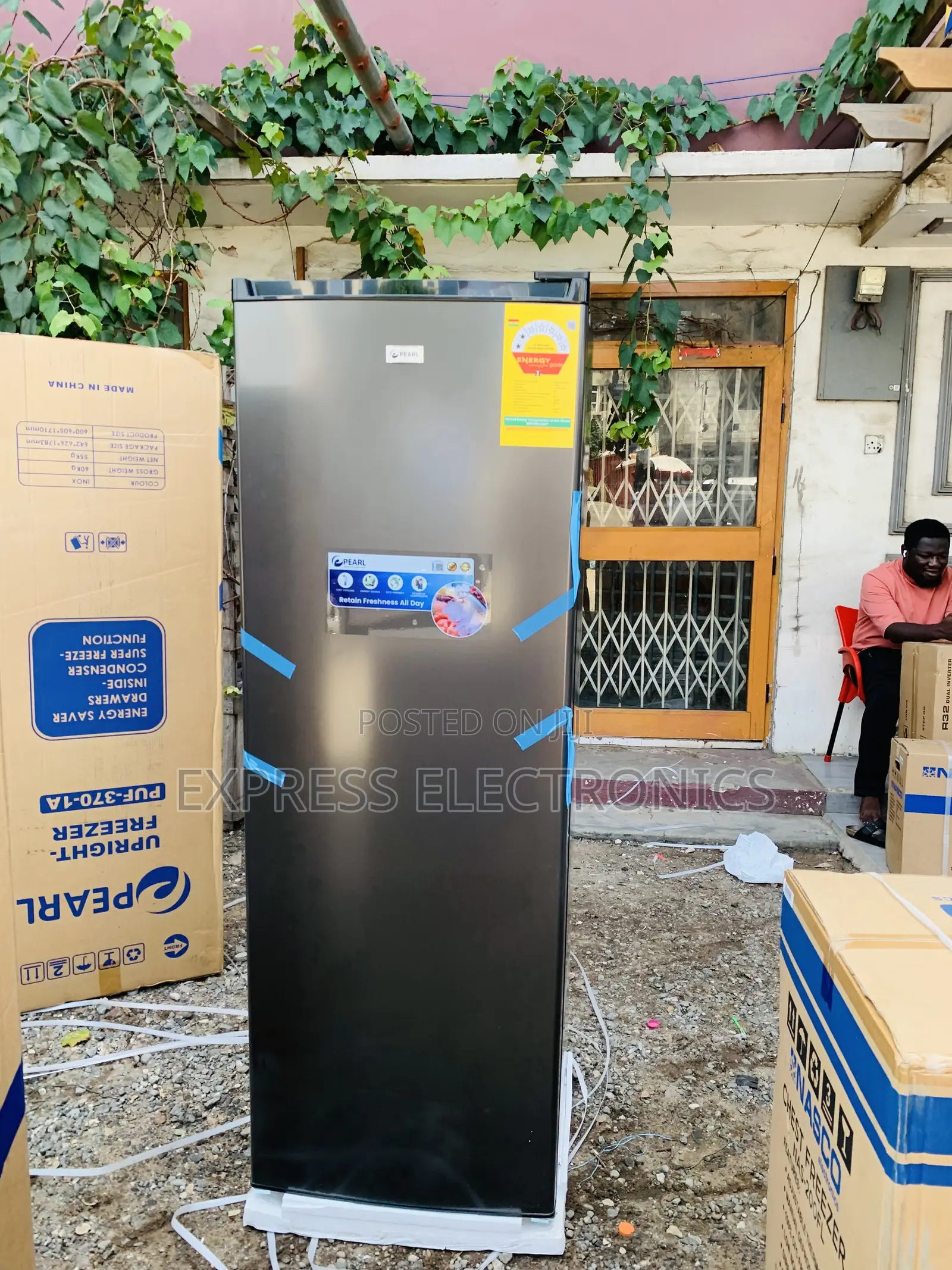 Eco Mode Function Single Door Upright Freezer Puf-370 Pearl