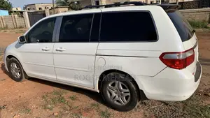 Honda Odyssey Touring 2006 White