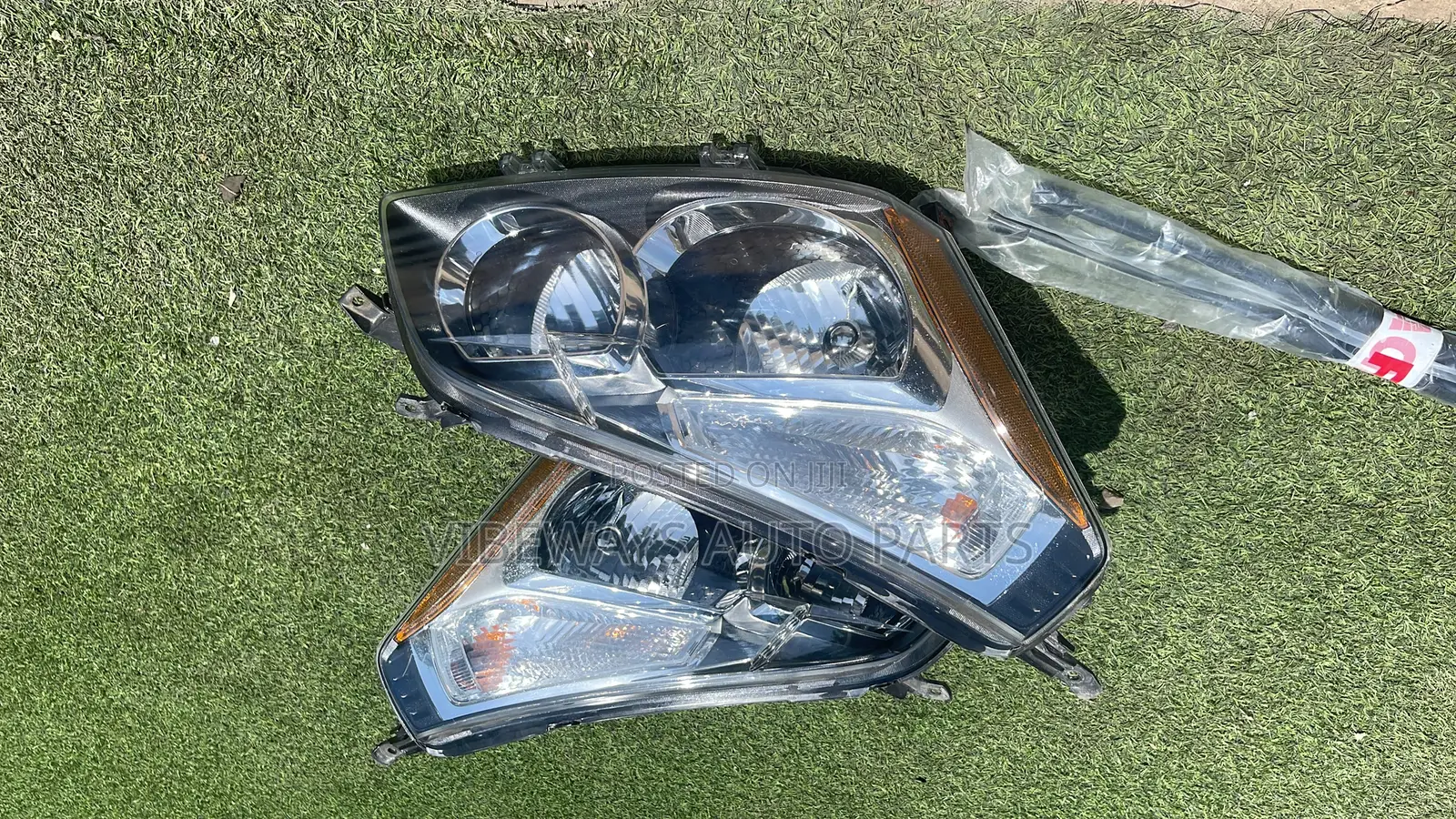 Pontiac Vibe 2009-2010 Headlights Pair Original