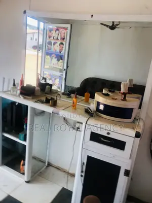 2in1 Mirror and Showcase
